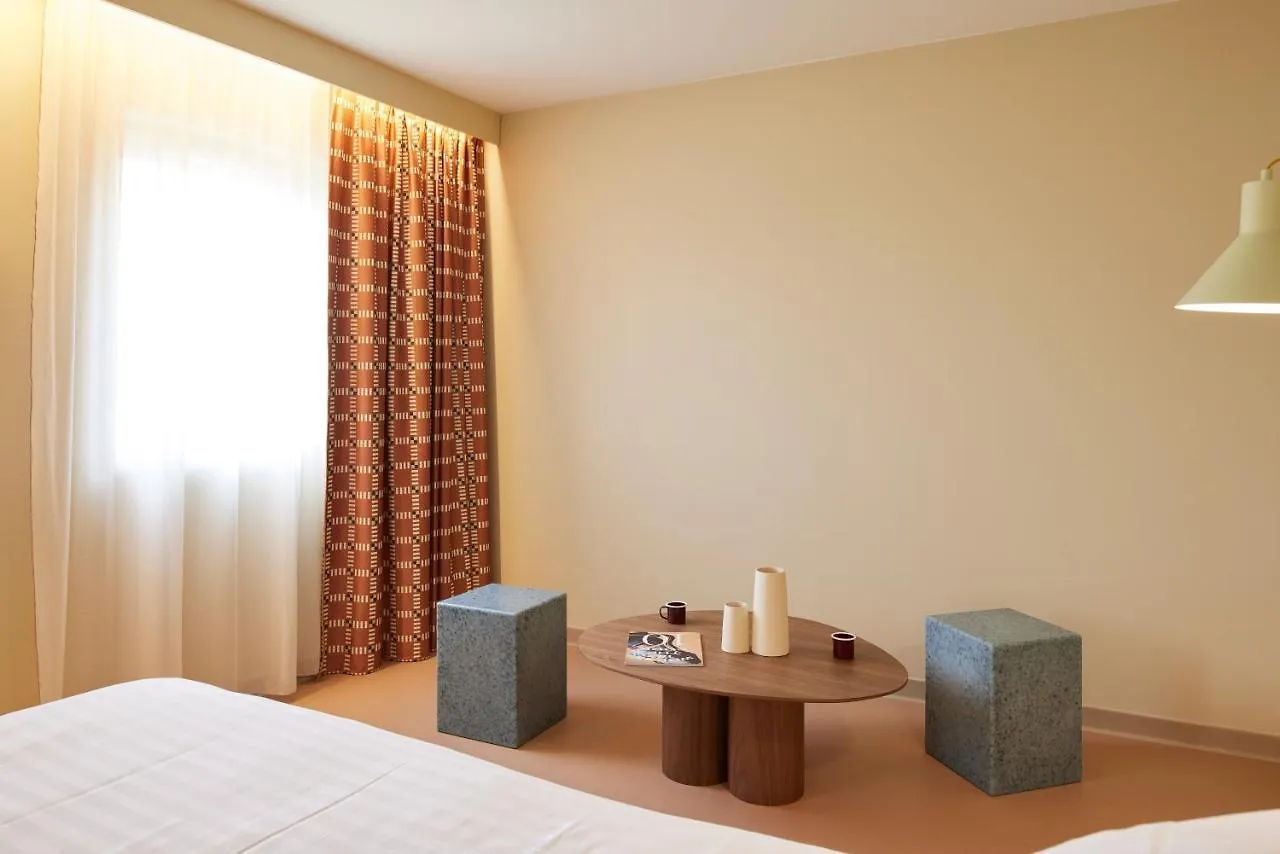Hotel Hôtel aéroport CANNES MANDELIEU